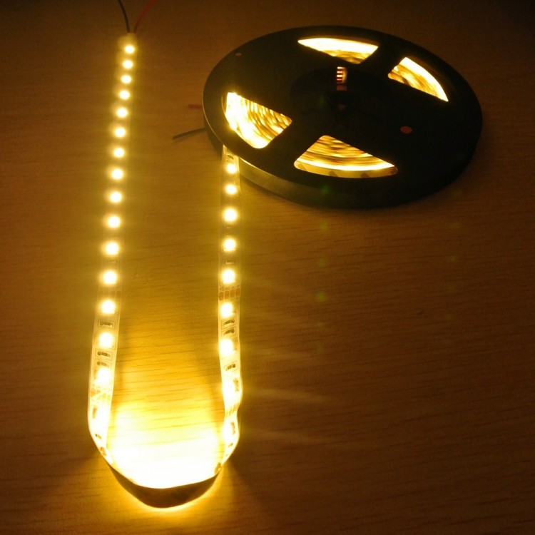 Warmwhite LED Strip (5m, 12V, 300LEDs, 3000Lumen) (100613)
